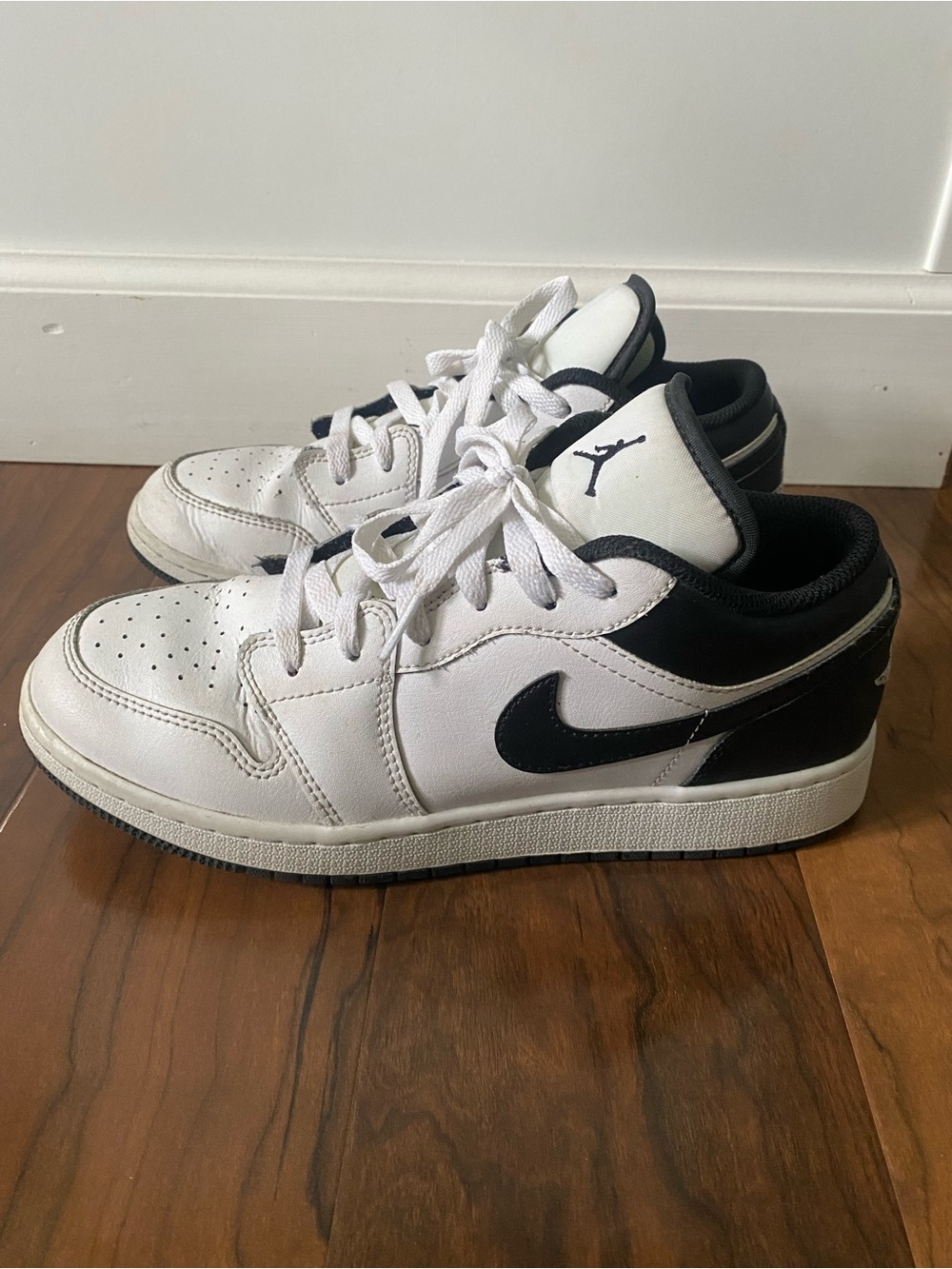 Nike Air Jordan 1 Low Sneakers - White and Black Kids